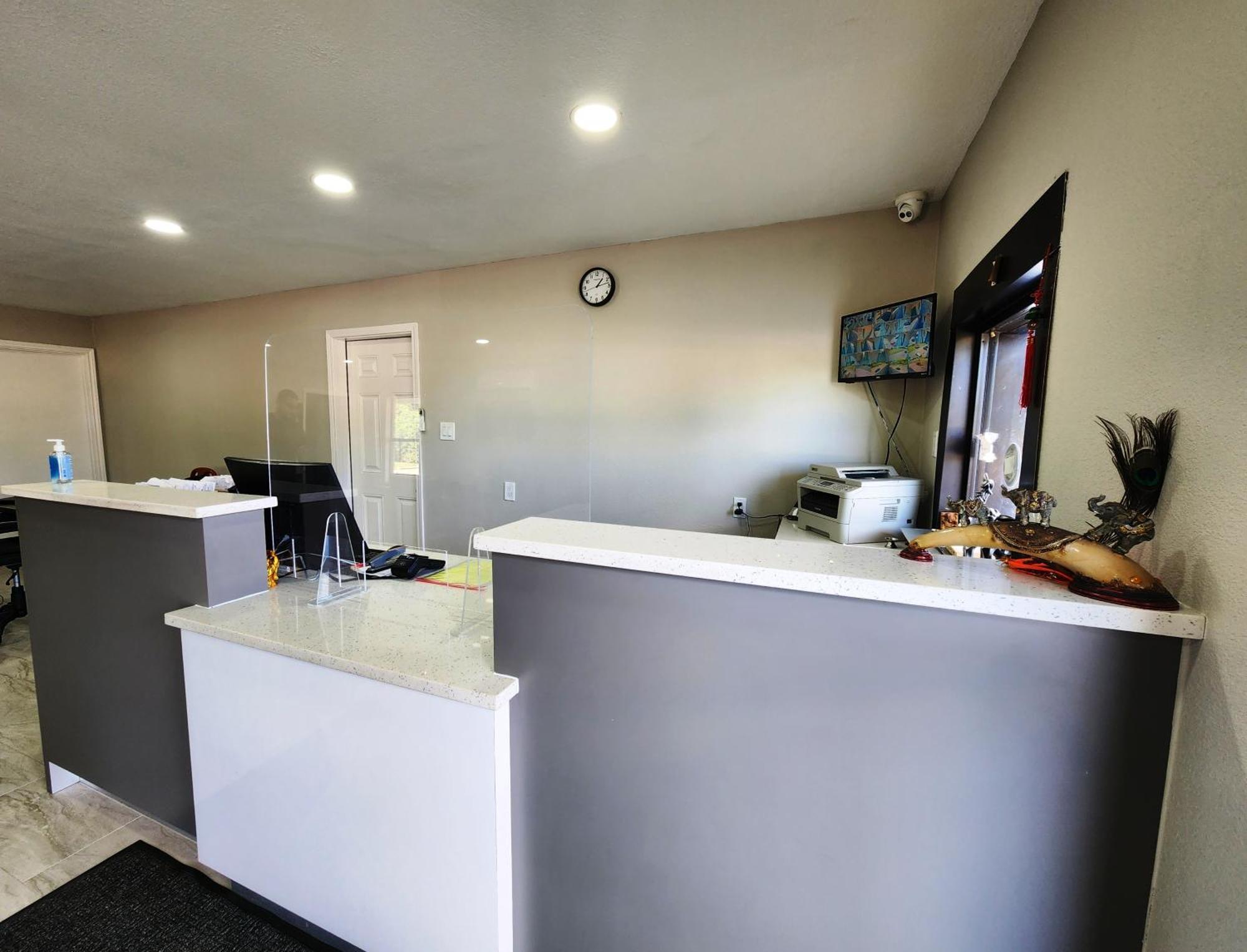 Scottish Inn & Suites Wharton Екстериор снимка