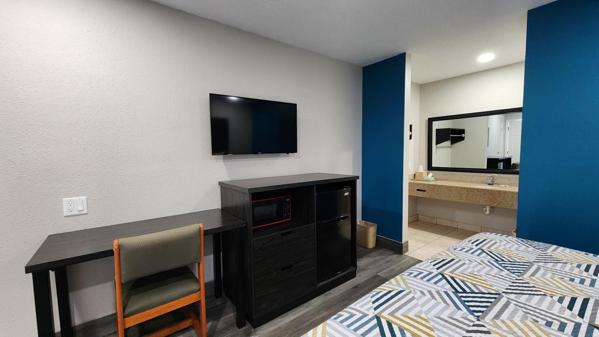 Scottish Inn & Suites Wharton Екстериор снимка