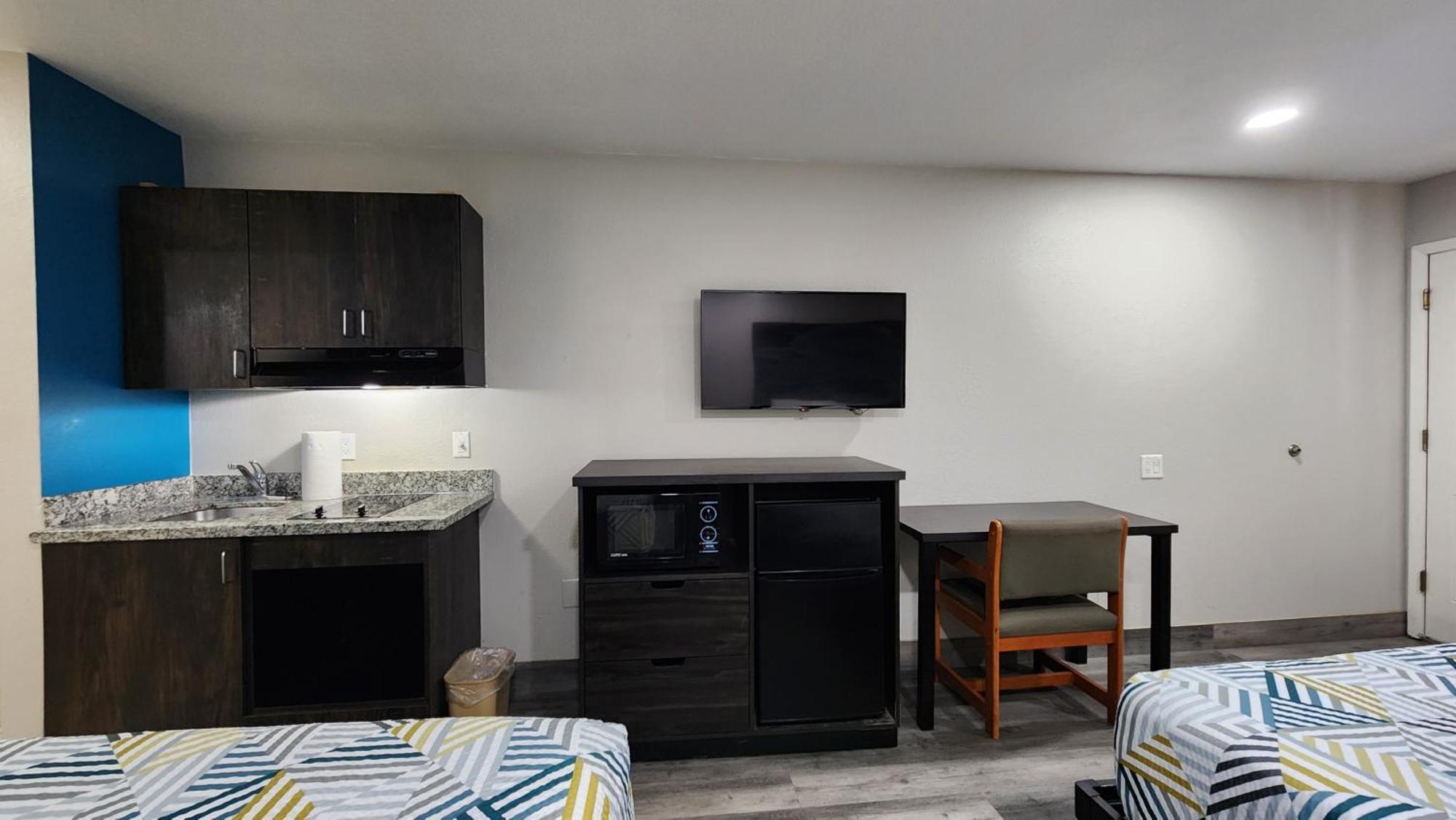 Scottish Inn & Suites Wharton Екстериор снимка