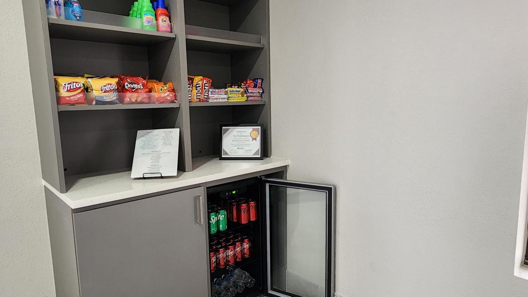 Scottish Inn & Suites Wharton Екстериор снимка