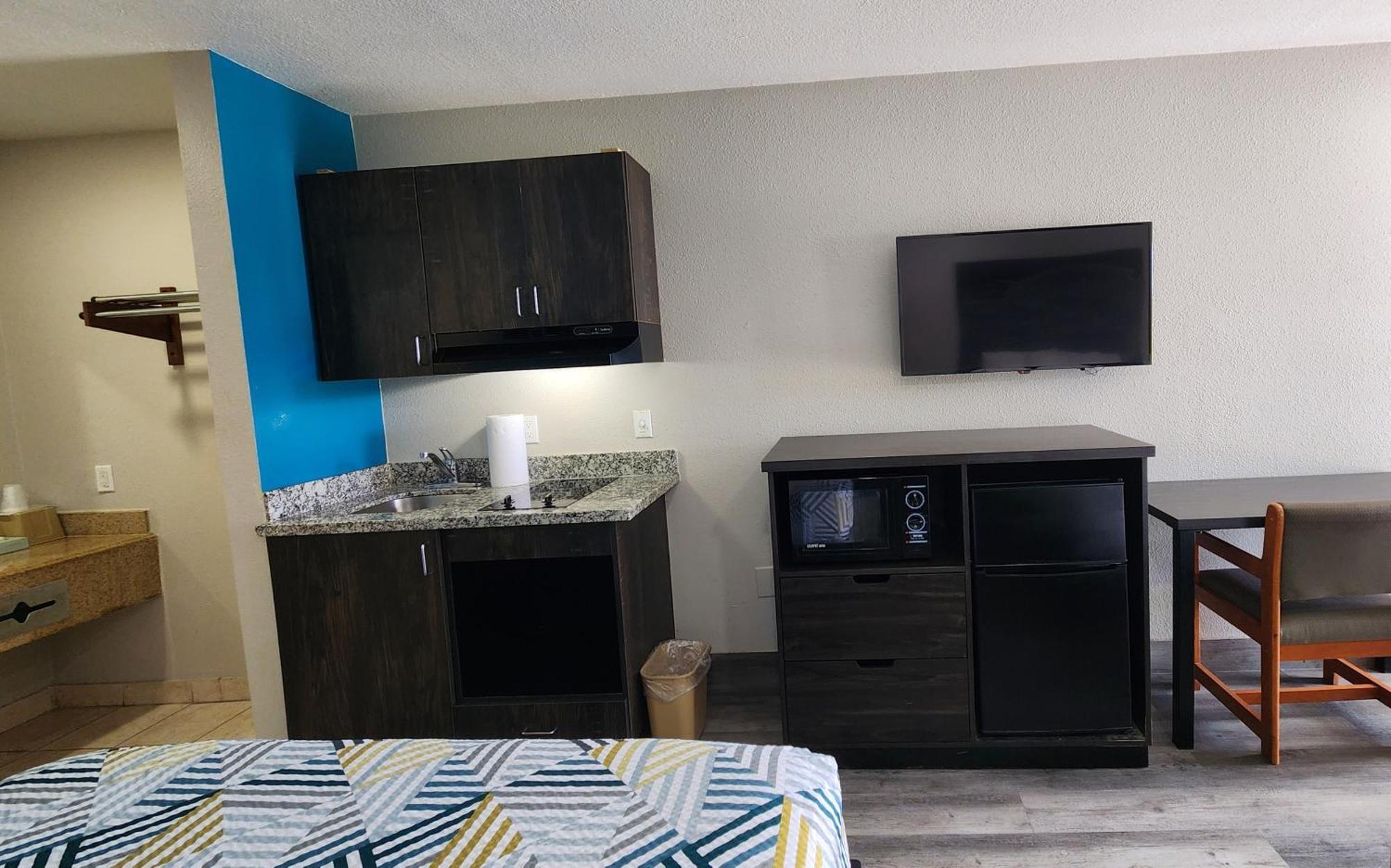 Scottish Inn & Suites Wharton Екстериор снимка