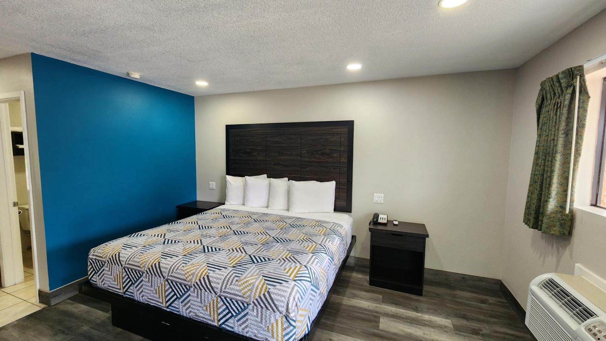 Scottish Inn & Suites Wharton Екстериор снимка