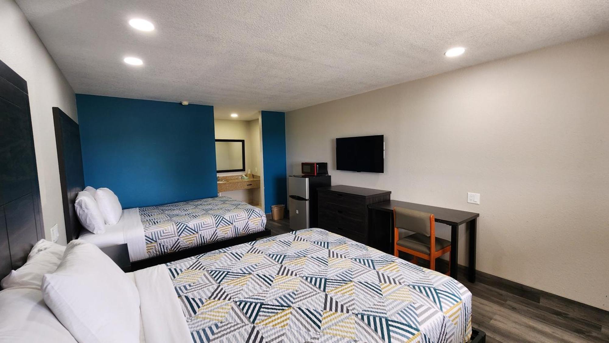 Scottish Inn & Suites Wharton Екстериор снимка