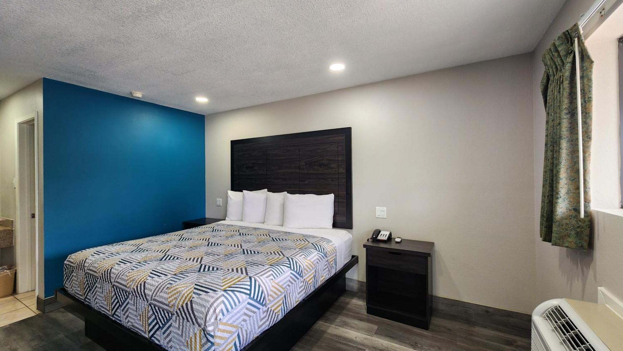 Scottish Inn & Suites Wharton Екстериор снимка