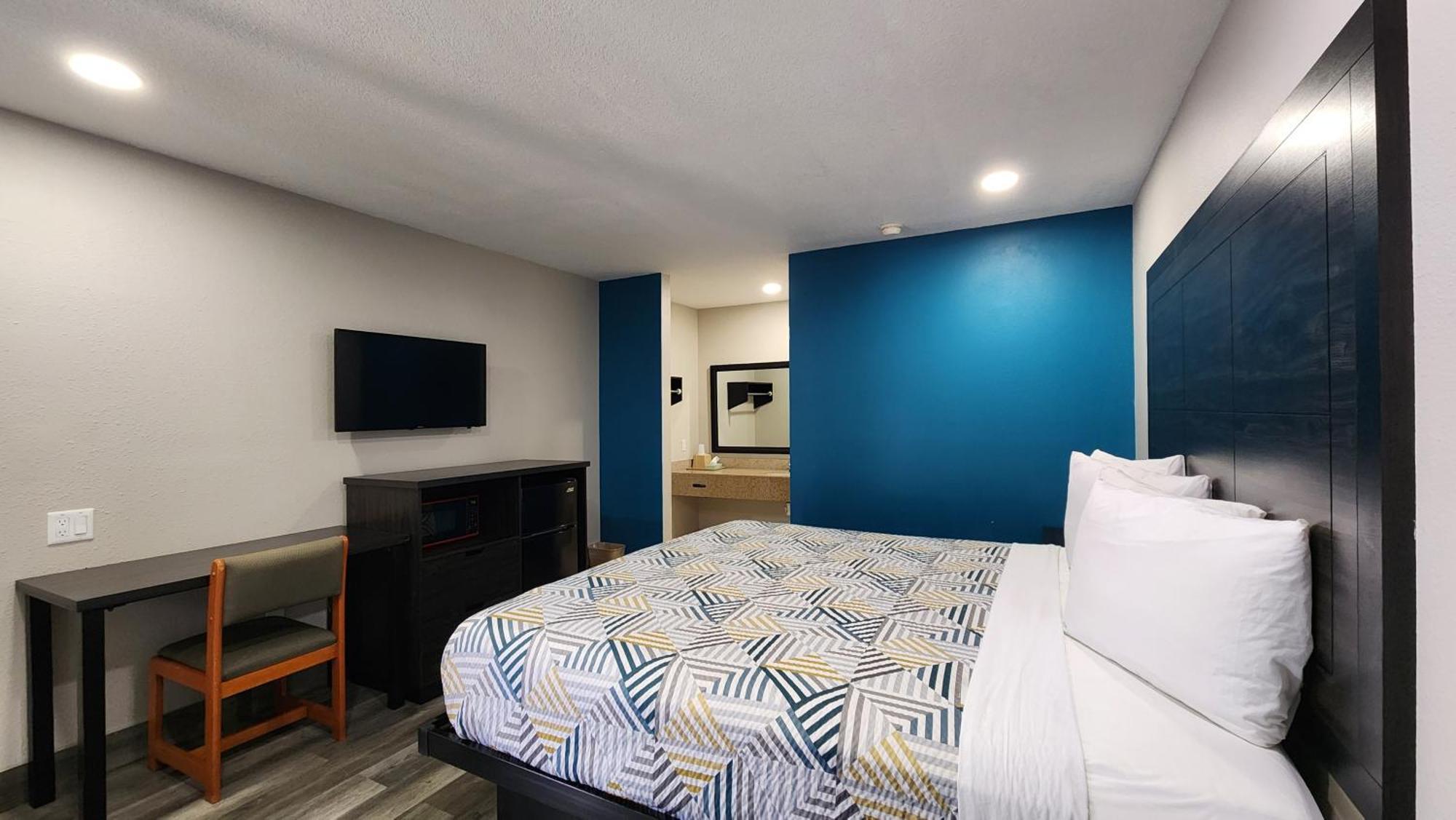 Scottish Inn & Suites Wharton Екстериор снимка