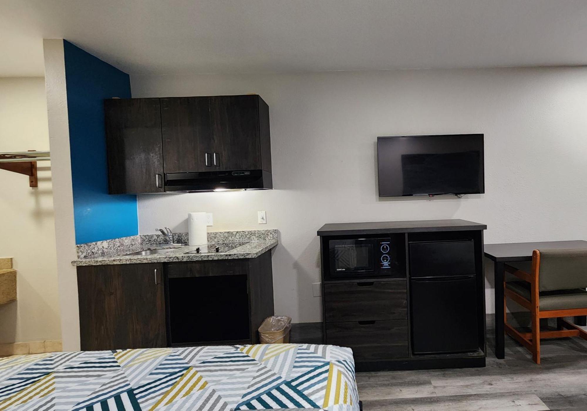 Scottish Inn & Suites Wharton Екстериор снимка